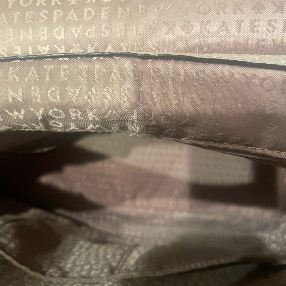 Kate spade Elegant off White Leather Handbag with cream color signature lining. - Picture 6 of 9